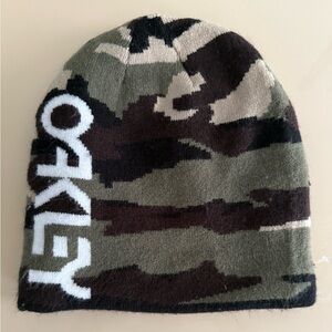 Oakley Reversible Camouflage/Black Beanie Unisex O/S